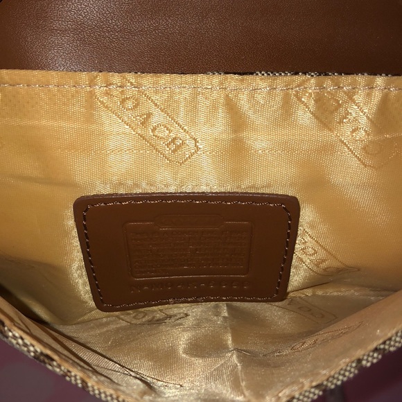 Coach Wristlet - Picture 4 of 7